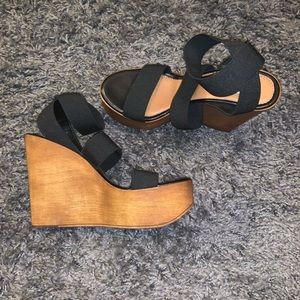 Steve Madden- Black wedges